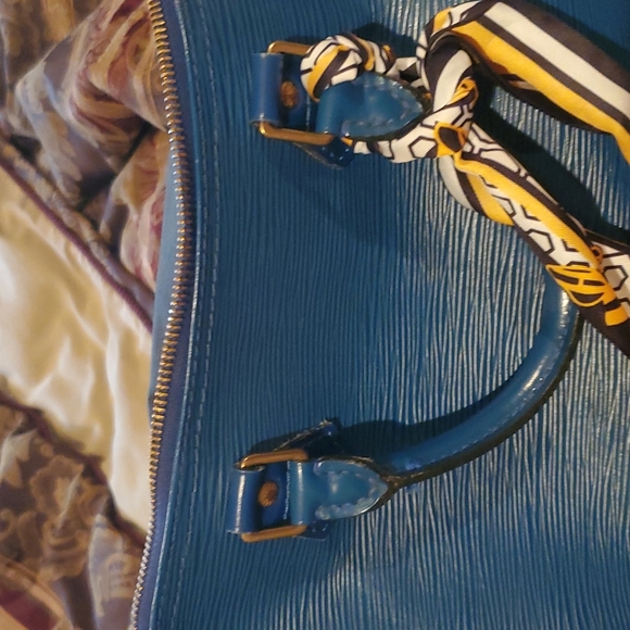 Louis vuitton crossberry blue -leather 35 tote bag keys brand new dust cover - Picture 2 of 16